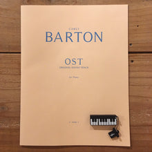 画像をギャラリービューアに読み込む, Carly Barton - OST (USB+SCORE BOOK)